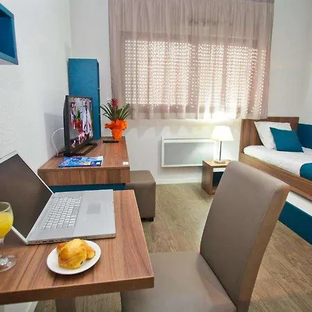 Hotel Odalys Le Jardin Des Lettres Tours