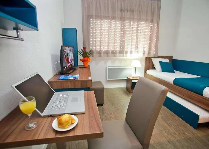 Hotel Odalys Le Jardin Des Lettres Tours